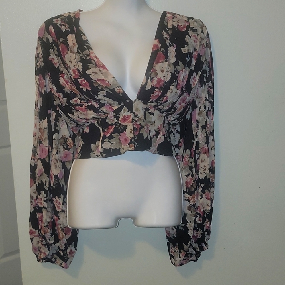 Floral button top